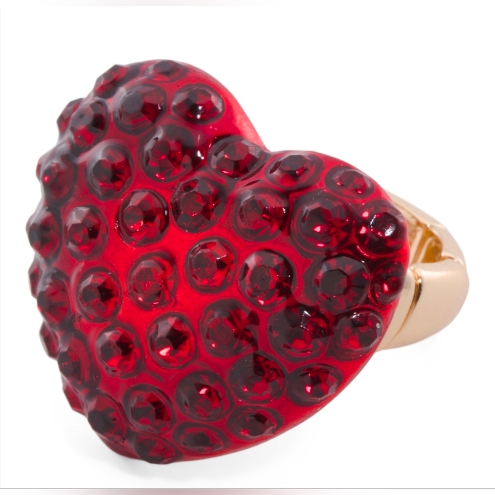 โค๏ธโช๏ธBetsey Johnson โช๏ธ Red Pavรฉ Crystal Heart Stretch Rhinestone Ring